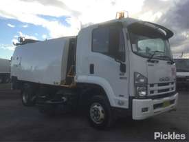 2009 Isuzu FRR600 - picture0' - Click to enlarge