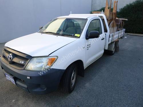 2005 Toyota Hilux SR 4x2 Single Cab Tray Back Utility 