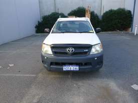 2005 Toyota Hilux SR 4x2 Single Cab Tray Back Utility  - picture0' - Click to enlarge