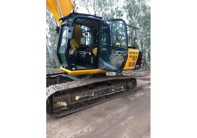 caption 2016 20T Excavator JCB JS200SCT2