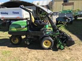 John Deere 2500A 3 Gang Mower - picture0' - Click to enlarge