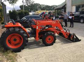 Kubota GL27 Used Tractor with Frontend Loader - picture1' - Click to enlarge