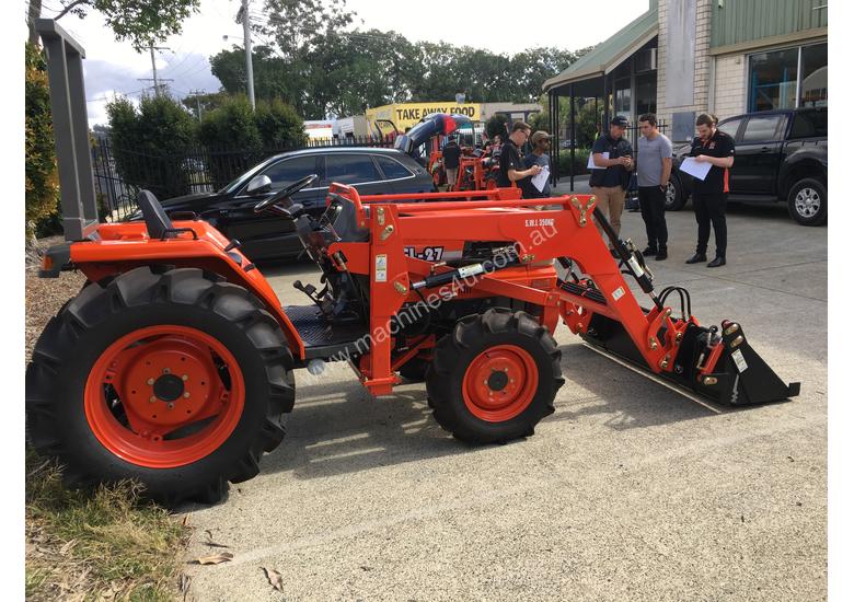 Used 2014 Kubota Kubota GL27 Used Tractor with Frontend Loader Tractors