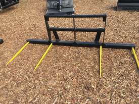 CHALLENGE IMPLEMENTS LARGE SQUARE BALE SPIKE - picture2' - Click to enlarge