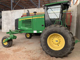 John Deere D450 Windrowers Hay/Forage Equip - picture0' - Click to enlarge