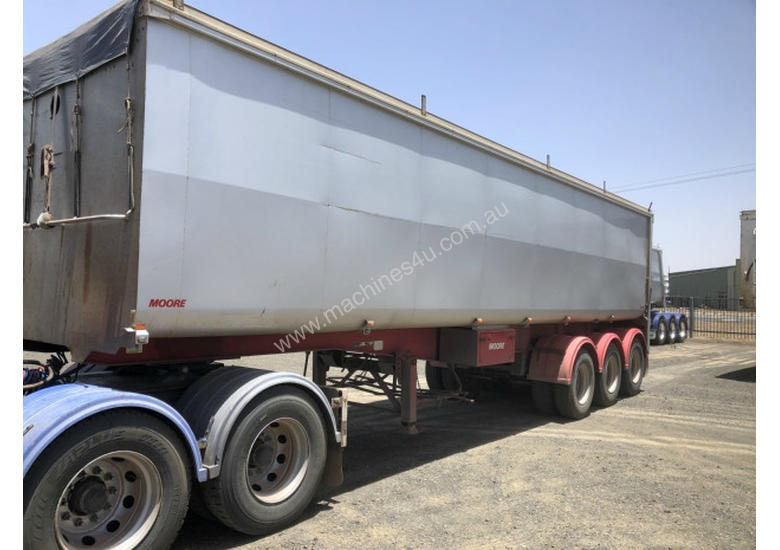caption Moore R/T Lead/Mid Tipper Trailer