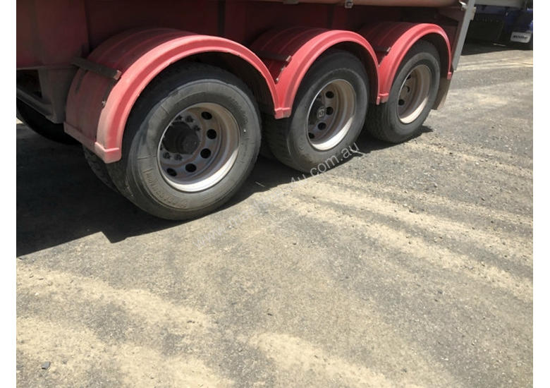 caption Moore R/T Lead/Mid Tipper Trailer
