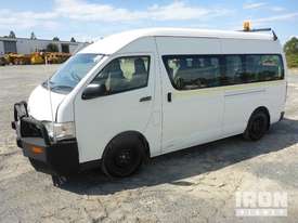 2013 Toyota Commuter 200 Series 12 Passenger 4x2 - Bus - picture0' - Click to enlarge