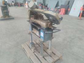 Hare & Forbes BS-7L Band Saw - picture0' - Click to enlarge