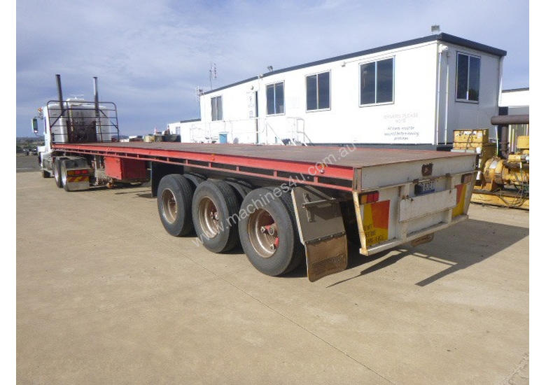 caption Wese Western Flat top Trailer