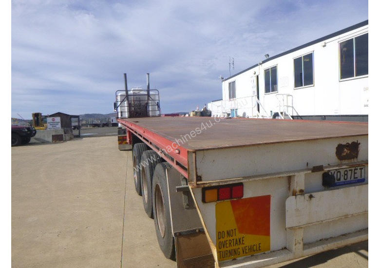 caption Wese Western Flat top Trailer