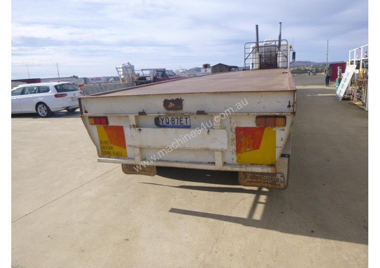 caption Wese Western Flat top Trailer