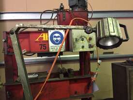 Used Kingston HS1000 Centre Lathe - picture1' - Click to enlarge