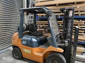 Toyota Forklift 42-7FG25 - picture0' - Click to enlarge