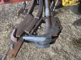 Bourgault 8810 Seeder Bar Seeding/Planting Equip - picture0' - Click to enlarge