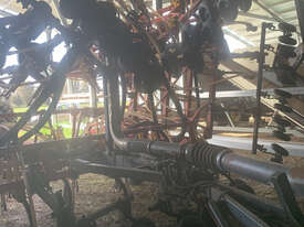 Bourgault 8810 Seeder Bar Seeding/Planting Equip - picture2' - Click to enlarge