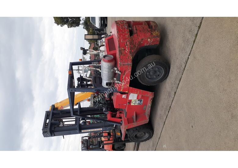 Hire Nissan Nissan 7 ton forklift for saledual front wheel 2400 long