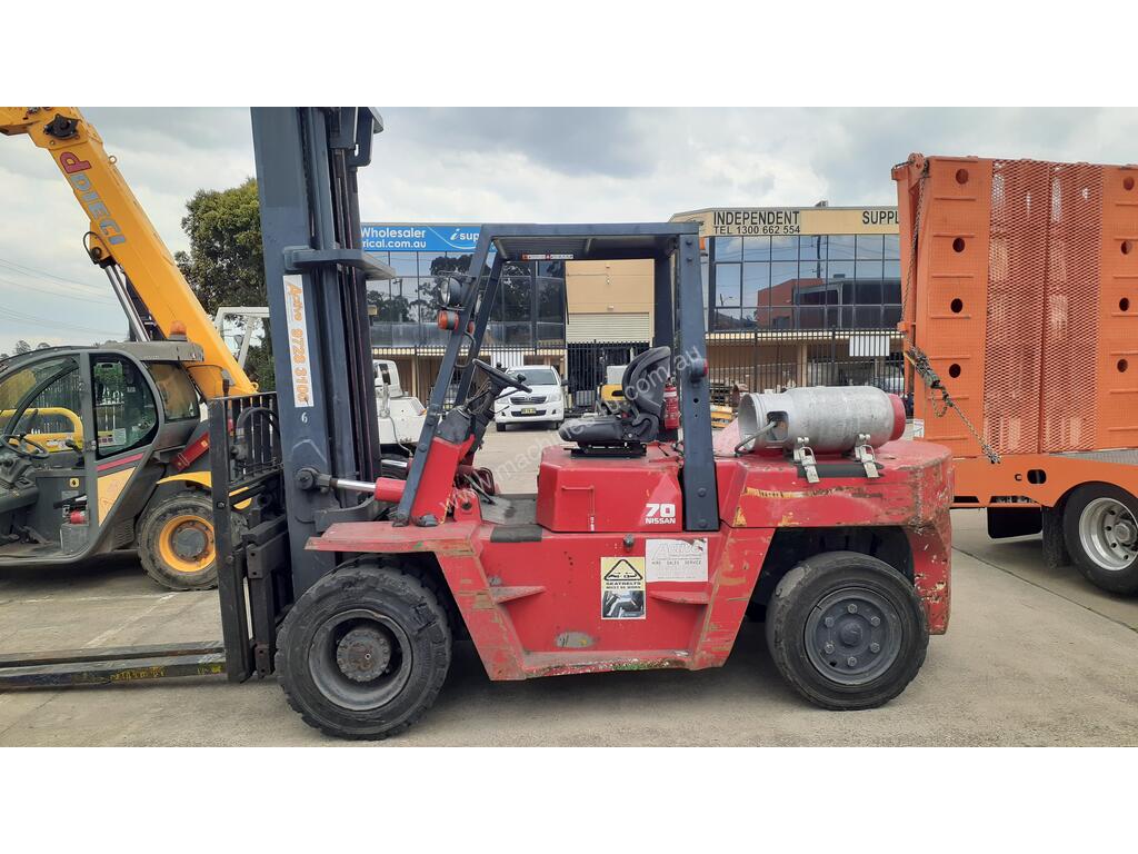 Hire Nissan Nissan 7 ton forklift for saledual front wheel 2400 long