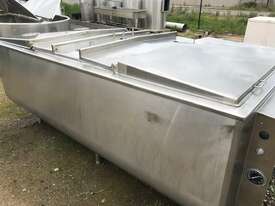 2,400ltr insulated stainless steel tank - picture0' - Click to enlarge