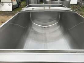 2,400ltr insulated stainless steel tank - picture2' - Click to enlarge