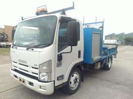 Isuzu NQR450M - picture1' - Click to enlarge