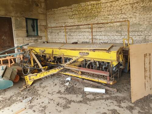 CONNOR SHEA SEED DRILL