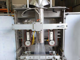 Vertical Form Fill Seal Matrix Bagger (VFFS) 3050 - picture0' - Click to enlarge