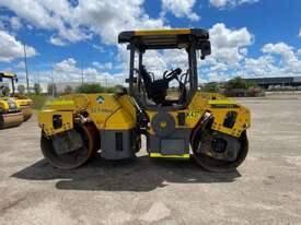 2017 DYNAPAC CC2200 TWIN DRUM ROLLER U4140 - picture1' - Click to enlarge