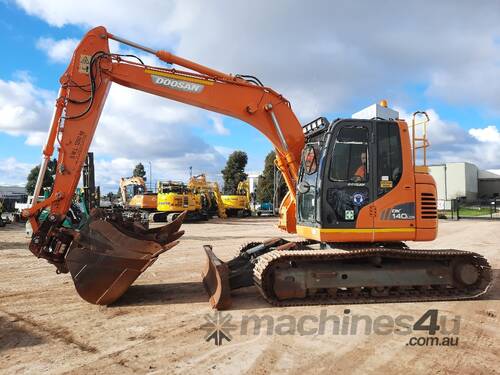 Doosan DX140LCR 14t excavator with tilt hitch, blade, buckets, ripper and 3572 hours