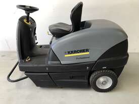 Karcher KM100/100 rider battery sweeper - picture0' - Click to enlarge