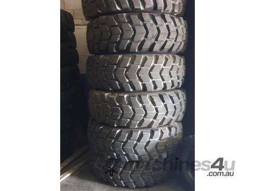 17-5R25 Bridgestone Grader tyre (take offs)