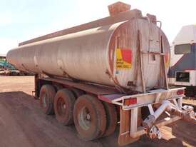 Fruehauf Tri Axle - picture2' - Click to enlarge