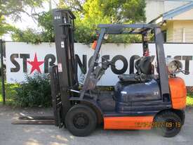 Toyota 2.5 ton LPG, Used Forklift #1700 - picture0' - Click to enlarge