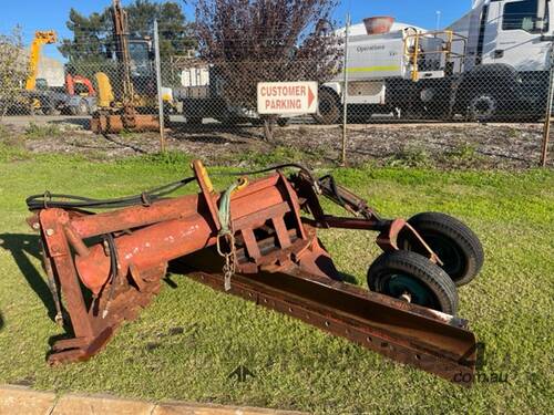 Grader Blade Roadboss 3PL 10ft Hydraulic wheel