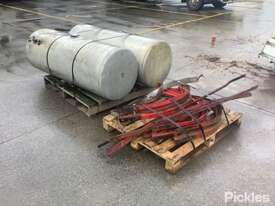 Dual Round Diesel Fuel Tanks - picture0' - Click to enlarge