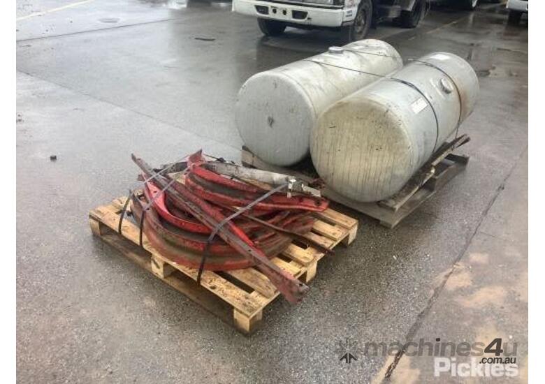 Used Dual Round Diesel Fuel Tanks Spray Tanks in , Listed on Machines4u