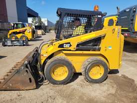 2018 CAT 216B3 SKID STEER LOADER WITH 4 IN 1 BUCKET, CIVIL SPEC AND LOW 295HRS - picture1' - Click to enlarge