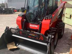 Manitou 1900R Skid Steer - picture1' - Click to enlarge