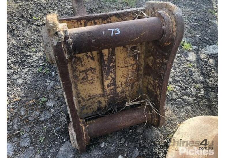 Used Titan Excavator Ripper Attachment Pin Diameter 110mm Pin Centres
