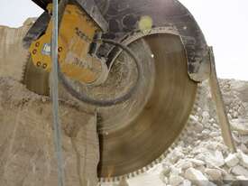 FLASHCUT 2200RM Hydraulic Diamond Rock Saw for Excavators 15-30T - picture1' - Click to enlarge