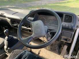 1999 Isuzu NPR 300 - picture1' - Click to enlarge