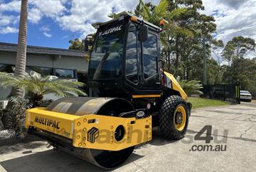   Multipac 107H Smooth Drum Vibrating Roller