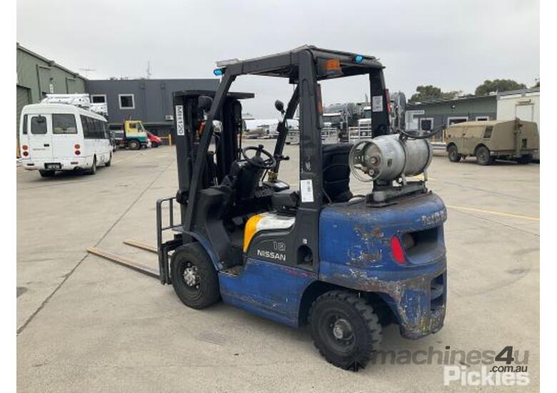 Used Nissan APL02A25JU Counterbalance Forklift in , Listed on Machines4u