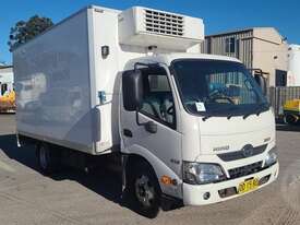 Hino 300 - picture0' - Click to enlarge