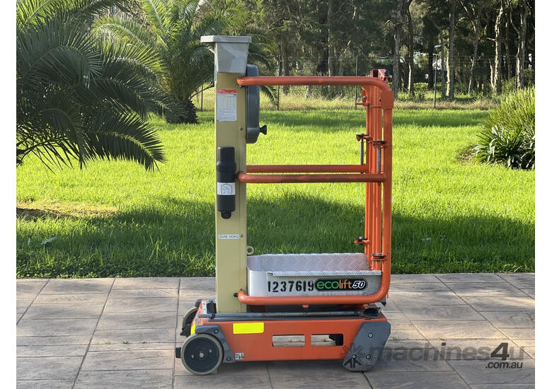 caption JLG Ecolift Manlift Access & Height Safety