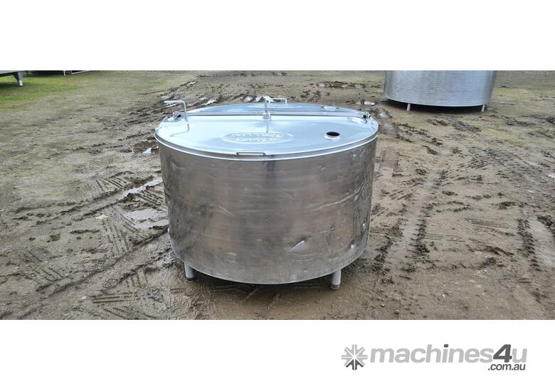 caption 680lt STAINLESS STEEL TANK, MILK VAT