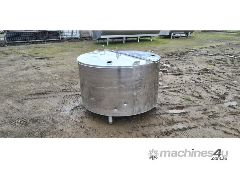 caption 680lt STAINLESS STEEL TANK, MILK VAT