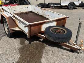 GE & L Jones Box Trailer - picture0' - Click to enlarge