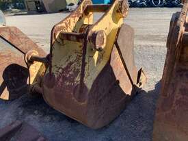 Komatsu Excavator Bucket - picture2' - Click to enlarge