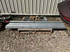 Pallet of Temporary Sign Posts - picture0' - Click to enlarge